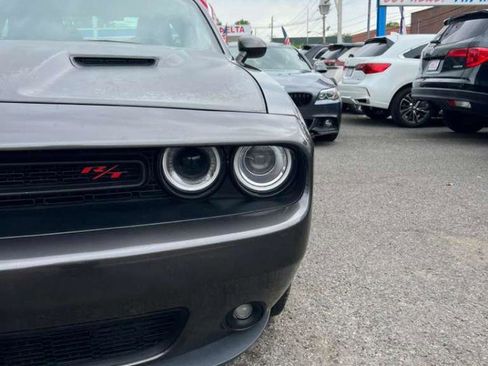 Used 2017 Dodge Challenger R/T RWD image 4
