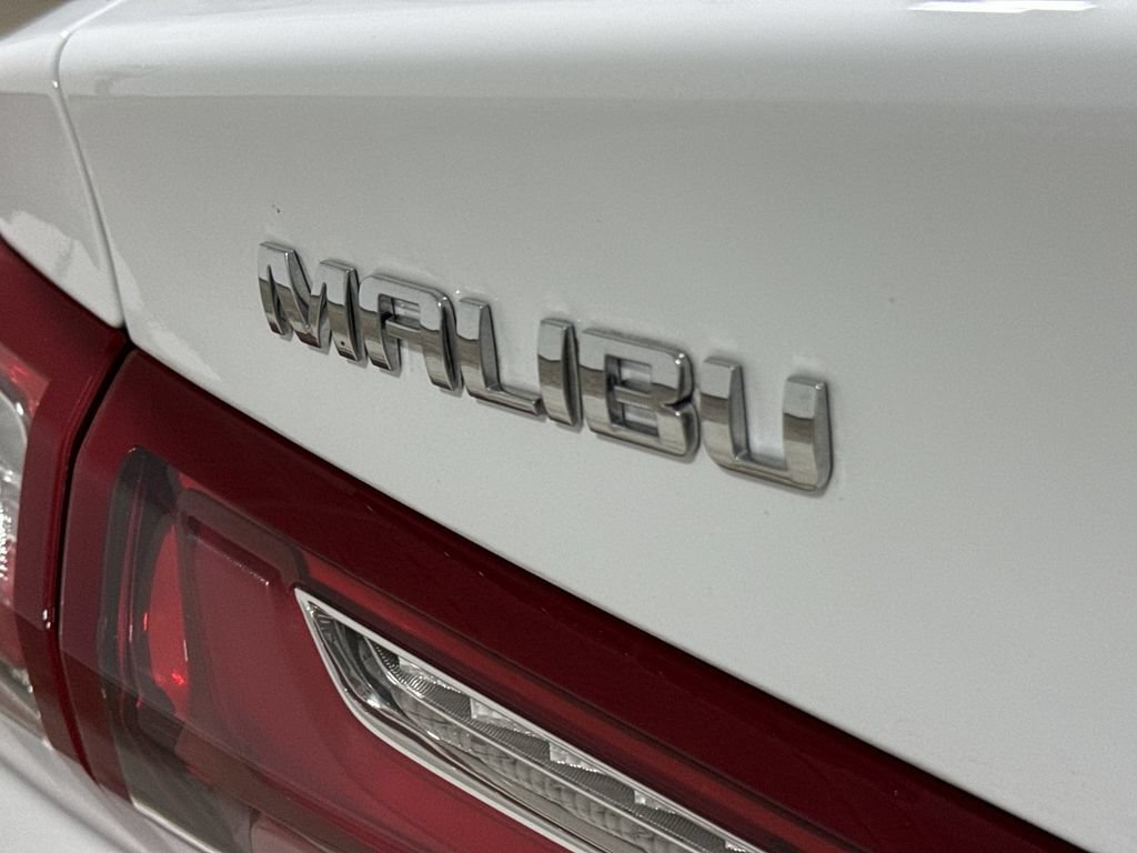 Used 2022 Chevrolet Malibu LT FWD image 25