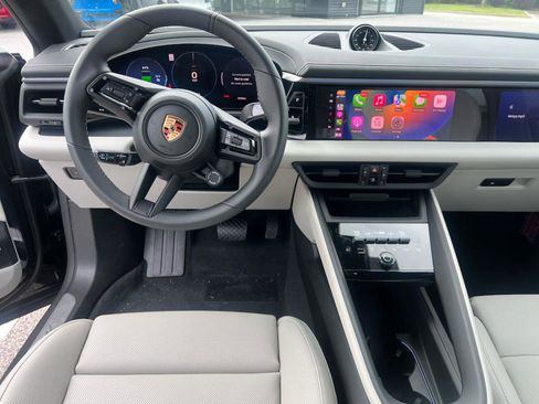 Certified 2024 Porsche Macan 4 Electric image 31