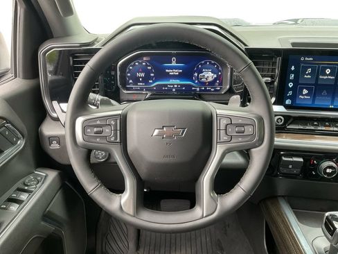 Used 2025 Chevrolet Silverado 1500 LT Trail Boss w/ Protection Package AWD/4WD image 17