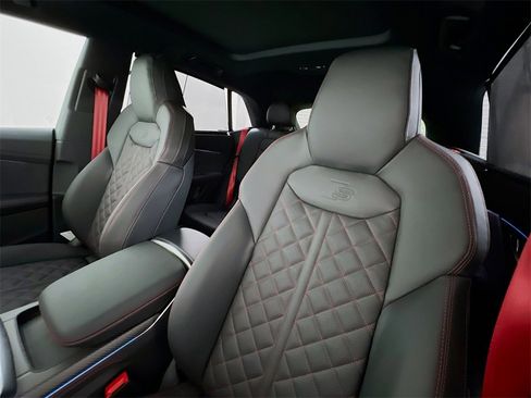 New 2026 Audi Q8 Prestige image 11