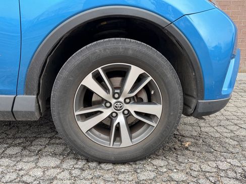 Used 2018 Toyota RAV4 XLE image 33