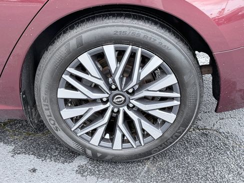 Used 2025 Nissan Altima 2.5 SV FWD image 32