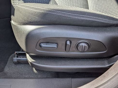 Used 2023 GMC Terrain SLE w/ Driver Convenience Package FWD image 15