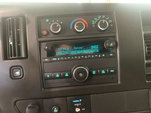 Used 2024 GMC Savana 2500 w/ Driver Convenience Package RWD image 17