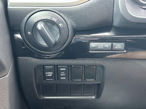 Used 2021 Nissan Titan SV w/ SV Convenience Package AWD/4WD image 37