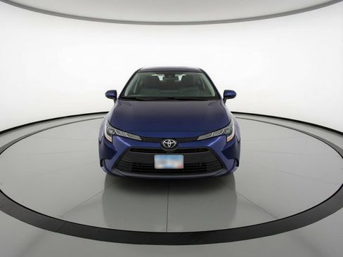 Used 2025 Toyota Corolla LE image 2