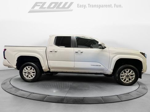 Certified 2024 Toyota Tacoma SR5 image 9