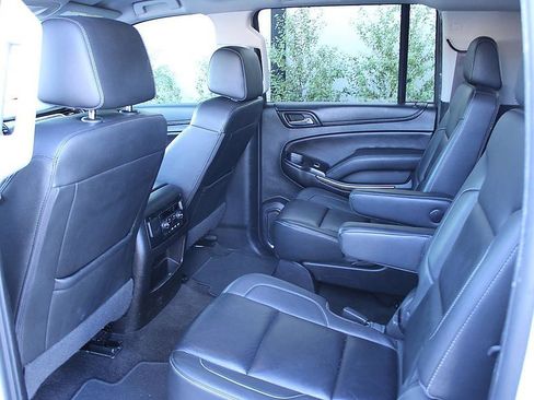 Used 2017 Chevrolet Suburban LT RWD image 19