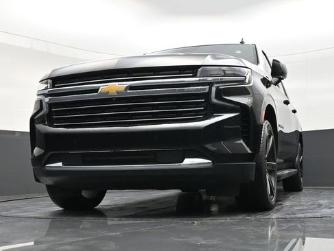 Used 2023 Chevrolet Suburban LT w/ LT Signature Package image 27