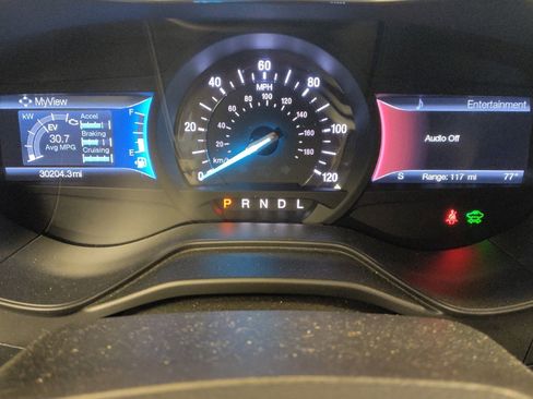 Used 2020 Ford Fusion SE image 23