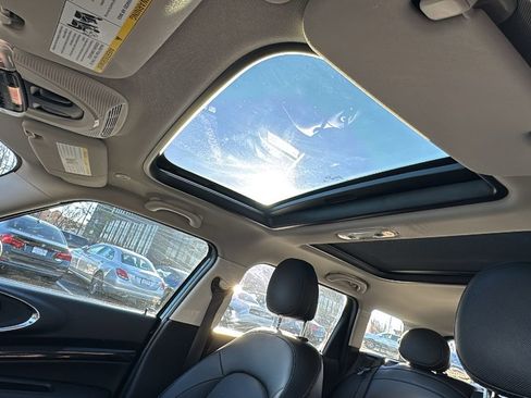 Used 2017 MINI Cooper Clubman ALL4 image 12