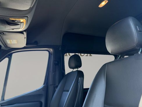 Used 2020 Mercedes-Benz Sprinter 2500 image 9