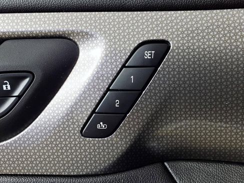 Used 2022 Chevrolet Traverse Premier image 17