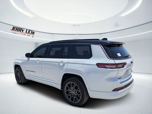 New 2026 Jeep Grand Cherokee L Summit w/ Obsidian Package AWD/4WD image 5