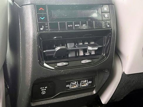 Certified 2022 Jeep Grand Cherokee L Overland AWD/4WD image 14