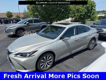 Used 2020 Lexus ES 300h w/ Premium Package