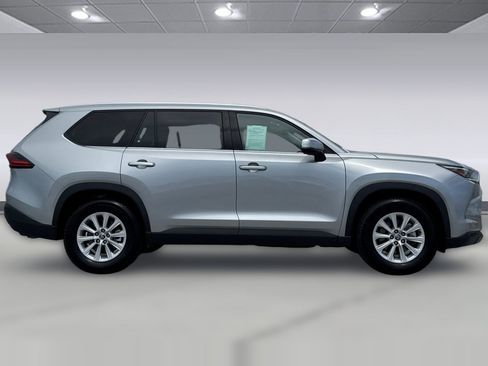 Used 2025 Toyota Grand Highlander FWD image 2