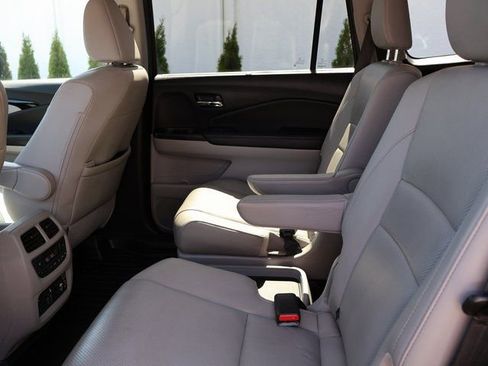 Used 2019 Honda Pilot Elite image 17
