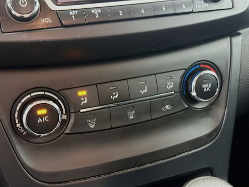 Used 2018 Nissan Sentra S FWD image 22