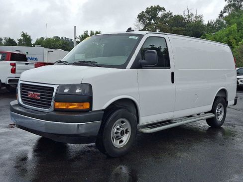 Used 2025 GMC Savana 2500 w/ Driver Convenience Package RWD image 3
