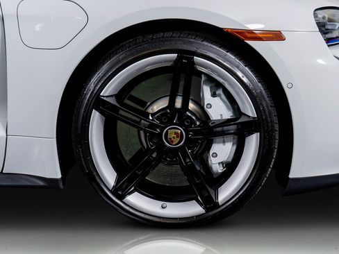 Used 2024 Porsche Taycan 4S w/ Premium Package image 52