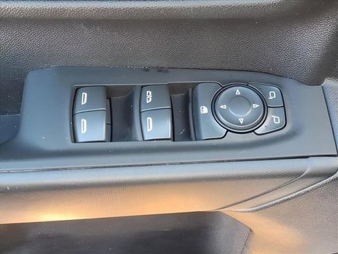 Used 2022 Chevrolet Silverado 1500 Custom w/ Safety Confidence Package image 19