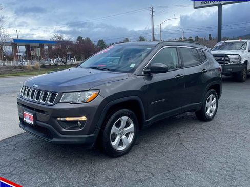 Used 2018 Jeep Compass Latitude w/ Popular Equipment Group image 1