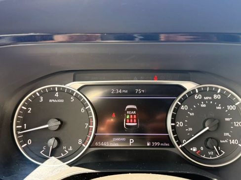 Used 2024 Nissan Pathfinder SV FWD image 22