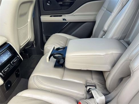 Used 2022 Lincoln Aviator Reserve w/ Elements Package Plus image 14