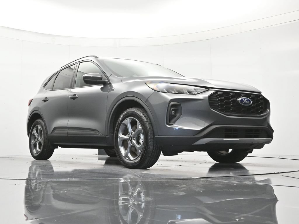 Used 2025 Ford Escape ST-Line Select AWD/4WD image 38