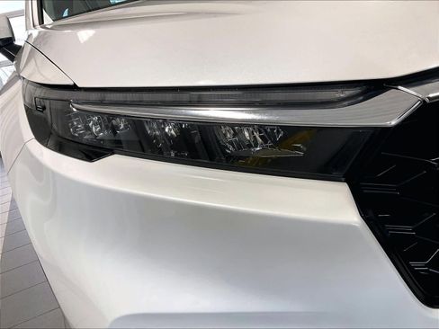 Used 2025 Honda CR-V LX image 33