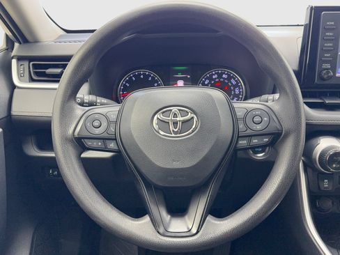 Used 2019 Toyota RAV4 XLE FWD image 19