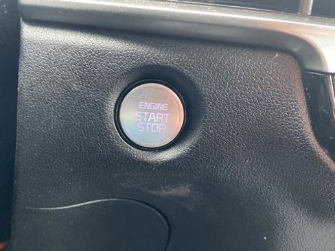 Certified 2025 Kia Sorento LX FWD image 23