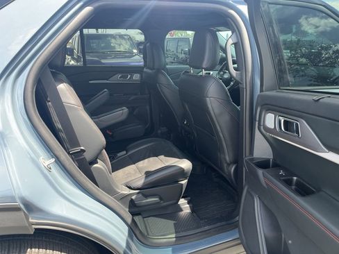 Used 2025 Ford Explorer ST image 8