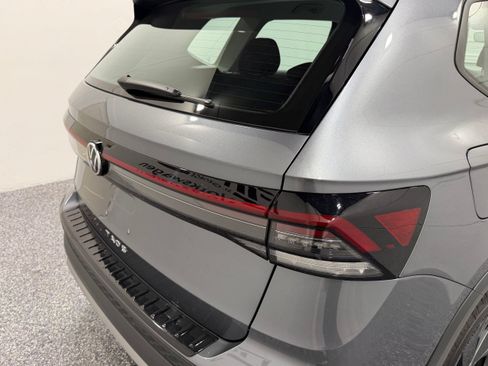 Used 2026 Volkswagen Taos S FWD image 17