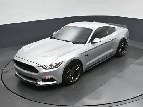 Used 2016 Ford Mustang GT Premium w/ Equipment Group 401A RWD image 56