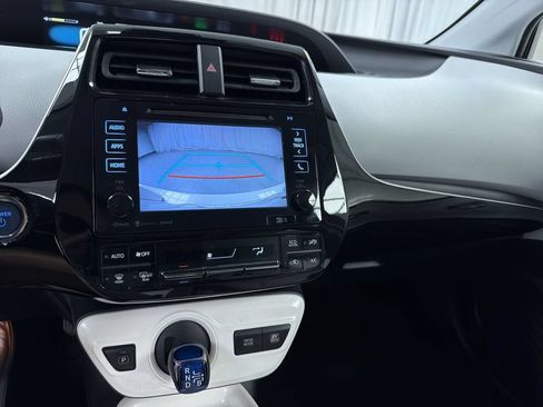 Used 2017 Toyota Prius Four FWD image 21