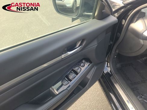 Used 2024 Nissan Altima 2.5 SL image 21