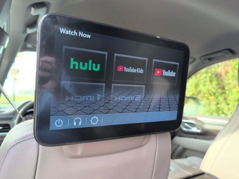 Certified 2024 GMC Yukon SLT w/ SLT Luxury Package image 33