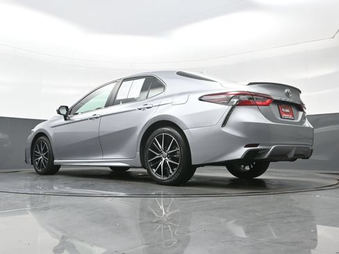 Used 2024 Toyota Camry SE FWD image 29