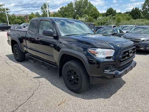 Used 2022 Toyota Tacoma SR w/ SX Package AWD/4WD image 2