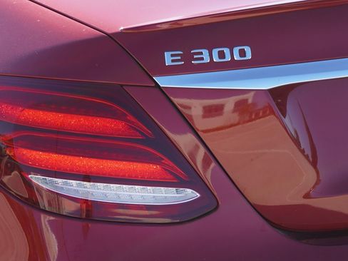 Used 2017 Mercedes-Benz E 300 image 13