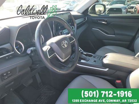 Used 2022 Toyota Highlander Bronze Edition image 9
