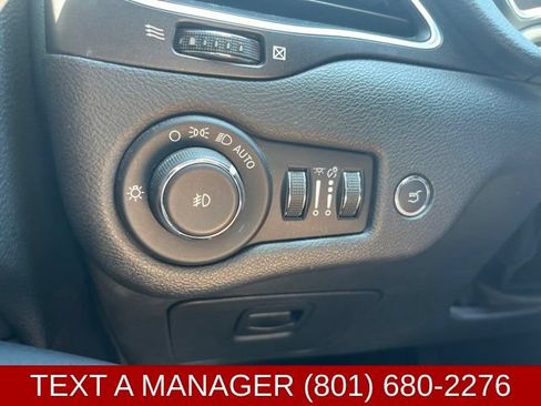 Used 2021 Jeep Cherokee Trailhawk w/ Technology Group AWD/4WD image 26