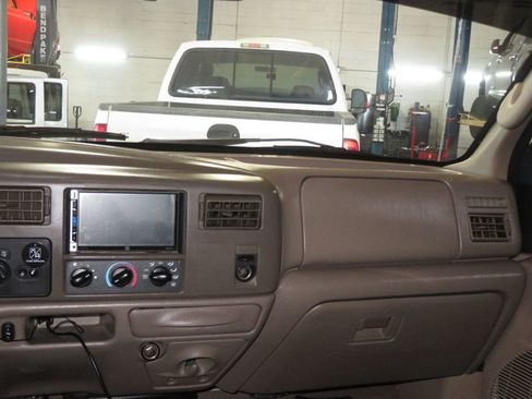 Used 2004 Ford F250 Lariat image 40