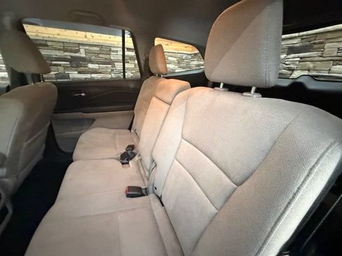 Used 2019 Honda Pilot EX image 32