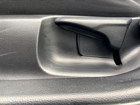Used 2025 Toyota Corolla LE FWD image 34