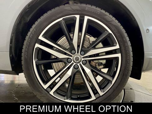 Used 2021 Volvo XC60 T8 R-Design w/ Advanced Package AWD/4WD image 11