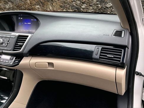 Used 2017 Honda Accord LX image 14